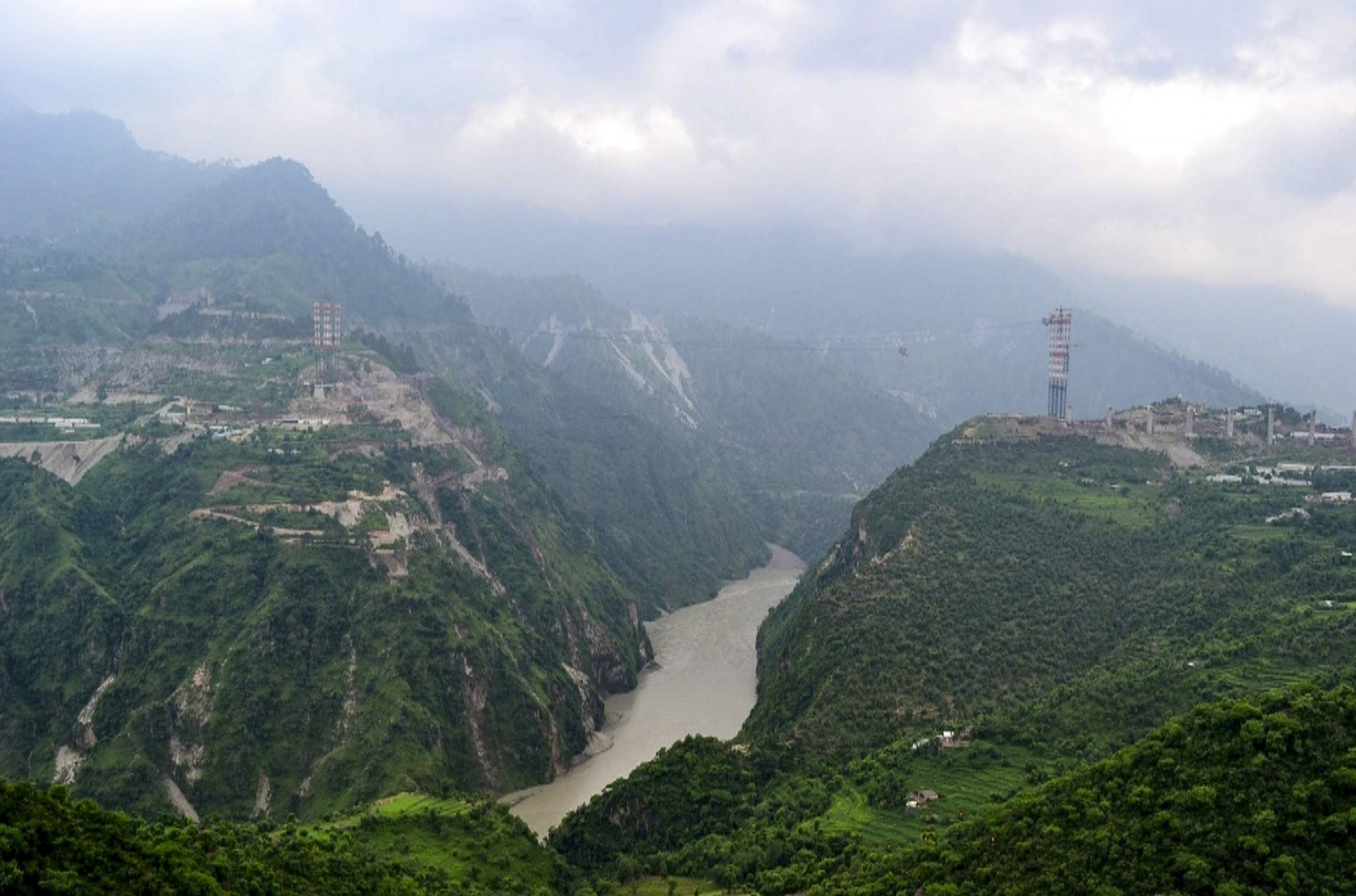 Chenab Bridge. Indien